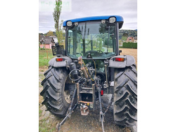 Traktor NEW HOLLAND