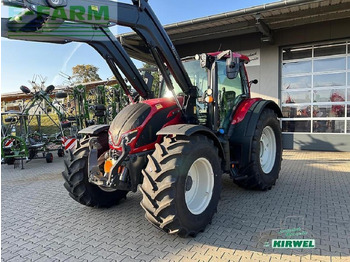 Traktor Valtra n 155 active Active: pilt 2