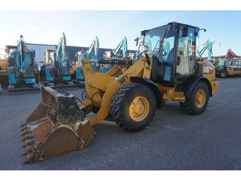 Rataslaadur CATERPILLAR 906M