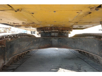 Lintekskavaator Komatsu PC240-8: pilt 5