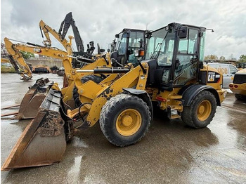 Rataslaadur CATERPILLAR 908M