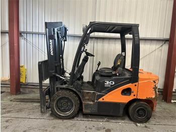 Diiseltõstuk DOOSAN
