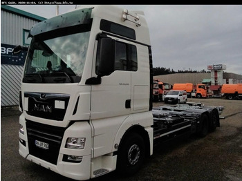 Konteinerveduk/ Tõstukiga veoauto MAN TGX 26.510