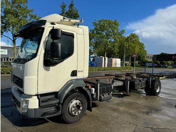 Kabiinišassiiga veoauto VOLVO FL 240