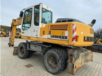 Ratastel ekskavaator LIEBHERR A 900