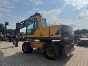 Ratastel ekskavaator VOLVO EW180