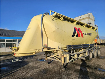 Tsistern poolhaagis SPITZER