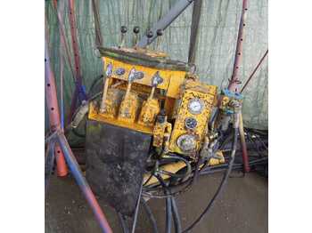 Tunneli sisetreimismasin AtlasCopco BUT 6 EH drill boom: pilt 2