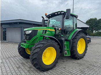 Traktor JOHN DEERE