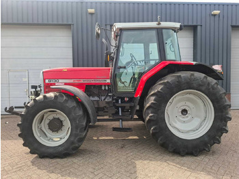 Traktor 1997 MASSEY FERGUSON 8130 DYNASHIFT ALL-WHEEL DRIVE FARM TRACTOR: pilt 3