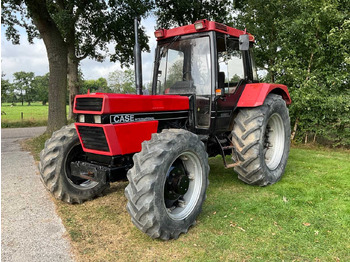 Traktor CASE IH XL