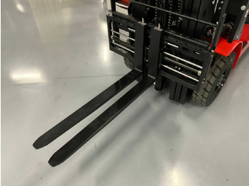 Kahveltõstuk EP - EFL 252 X - FORK POSITIONER, SIDESHIFT, TRIPLEX, FORKLIFT 2025: pilt 3