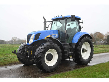 Traktor NEW HOLLAND T7000