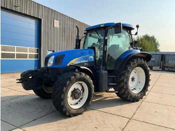 Traktor NEW HOLLAND T6000