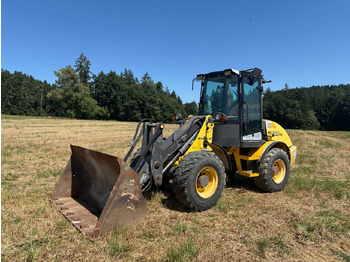 Rataslaadur NEW HOLLAND