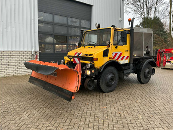 Veoauto UNIMOG U1400