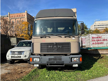 Veoauto TRACTOR UNIT WITH SEMI-TRAILER: pilt 2 Veoauto TRACTOR UNIT WITH SEMI-TRAILER: pilt 2