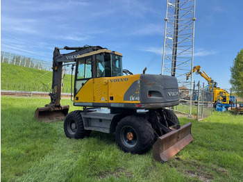 Ratastel ekskavaator Volvo EW140: pilt 3