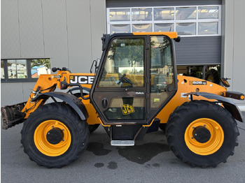 Teleskooplaadur JCB