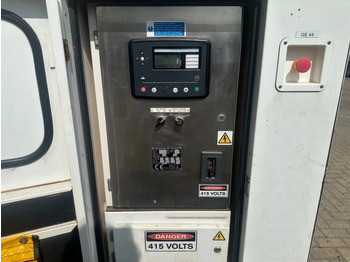 Generaatorikomplekt Iveco FPT NEF45 SM1A.A004 Stamford 60 kVA Silent Rental generatorset: pilt 3