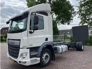 Kabiinišassiiga veoauto DAF CF 260