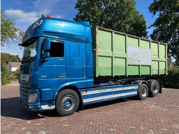 Konteinerveduk/ Tõstukiga veoauto DAF XF 530