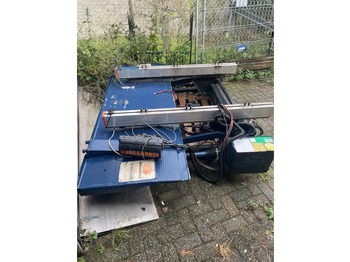 Furgoonpoolhaagis KÄSSBOHRER