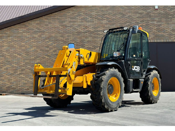 Teleskooplaadur JCB