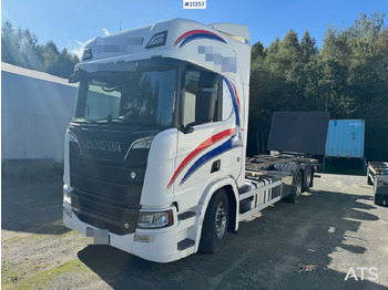 Konteinerveduk/ Tõstukiga veoauto SCANIA R 580