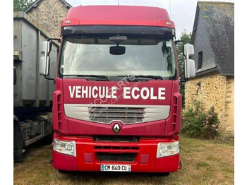 Veoauto RENAULT Premium 320