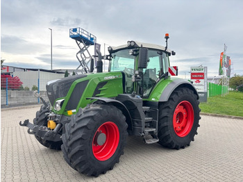 Traktor FENDT 826 Vario
