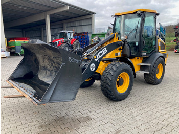 Laadur JCB 409