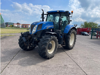 Traktor NEW HOLLAND T7.210