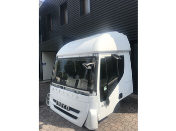 Kabiin ja interjöör - Veoauto Iveco Stralis AT: pilt 3
