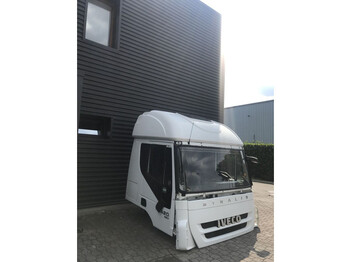 Kabiin ja interjöör - Veoauto Iveco Stralis AT: pilt 2