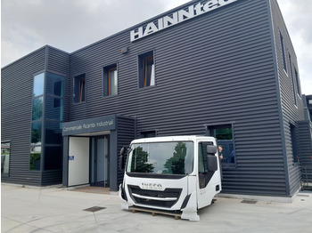 Kabiin ja interjöör IVECO Trakker