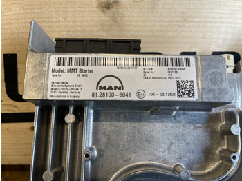 Kabiin ja interjöör - Veoauto MAN RADIO / NAVI 81.28100-6041: pilt 2