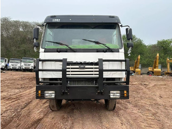 Kallurauto SINOTRUK HOWO