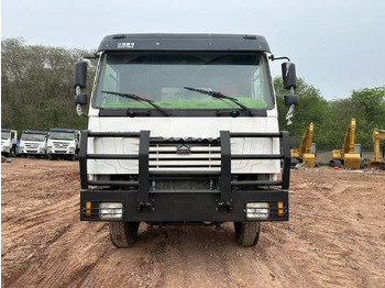 Kallurauto SINOTRUK HOWO