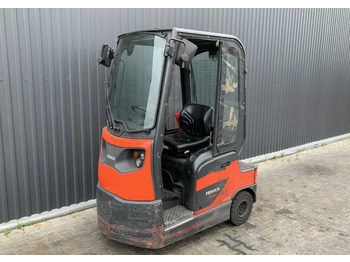 Puksiirtraktor LINDE P60