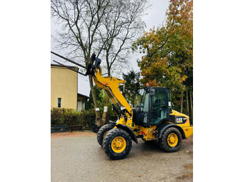 Rataslaadur CATERPILLAR