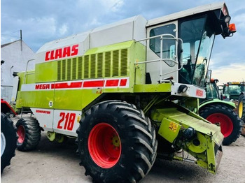 Kombain CLAAS Mega