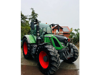 Traktor FENDT 724 Vario