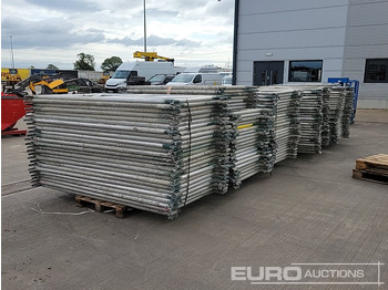 Ehitusseade Selection of Various Size GASS Ledger Frames (6 Pallets of), Pallet of Steel Mesh Panels (4 of): pilt 3
