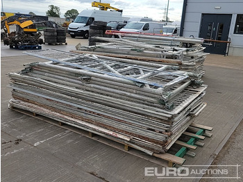 Ehitusseade Selection of Various Size GASS Ledger Frames (6 Pallets of), Pallet of Steel Mesh Panels (4 of): pilt 2