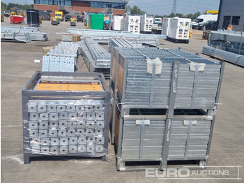 Ehitusseade Unused 2025 KMY INDUSTRIAL Steel Grating (2 of), Stillage of Metal Fencing Posts: pilt 4