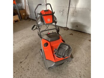 Aiaseadmed Husqvarna ST 121 E: pilt 3