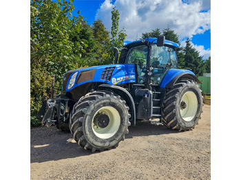 Traktor NEW HOLLAND T8