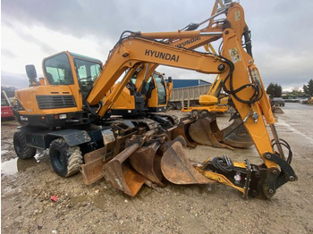 Ratastel ekskavaator Hyundai ROBEX 55W-9A: pilt 3