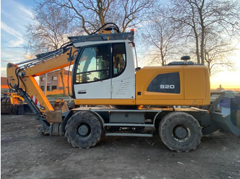 Ratastel ekskavaator LIEBHERR